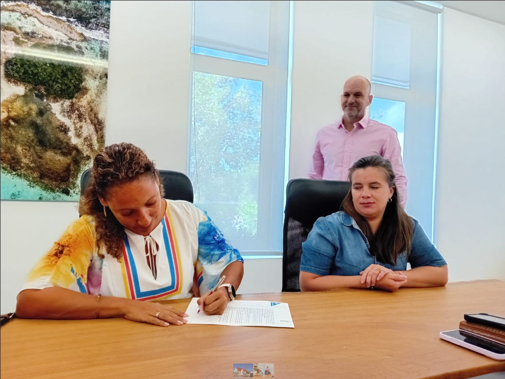 monumento fund aruba firma