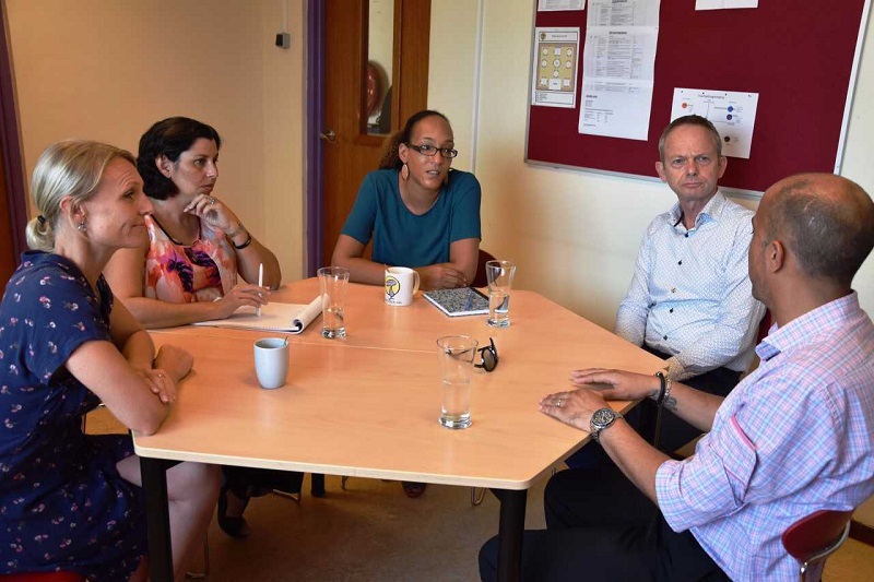 DIPUTADO EDSEL CECILIA DI BISHITA NA SKOL BÁSIKO DE PELIKAAN 03