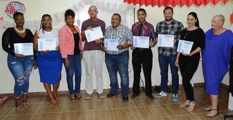 Trintinuebe Studiante A Risibí Diploma Mbo I Hbo Di Oib 02