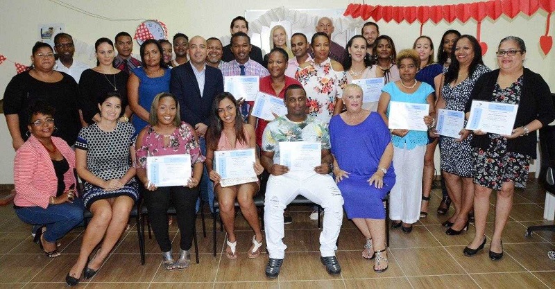 Trintinuebe Studiante A Risibí Diploma Mbo I Hbo Di Oib 04