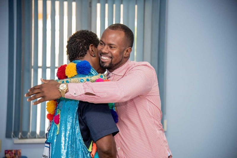 bishita di Rei di tumba serka minister di GMN