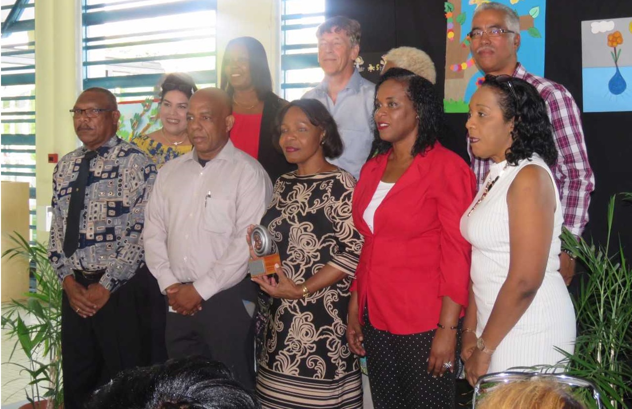 4 Sentronan Pre eskolar ku a haña pèrmit awe 03