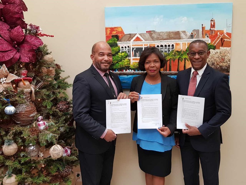 Minister di ESKD Minister di Finansas i SOAB ta firma protokòl di kolaborashon