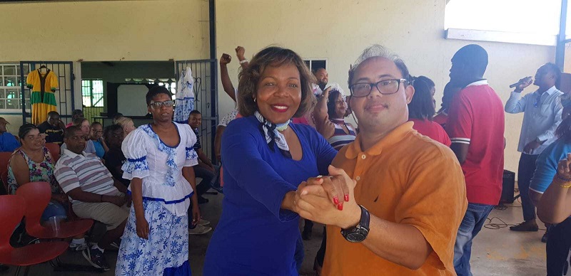 Minister Marilyn Alcalá Wallé ban radia Union den Diversidat 05