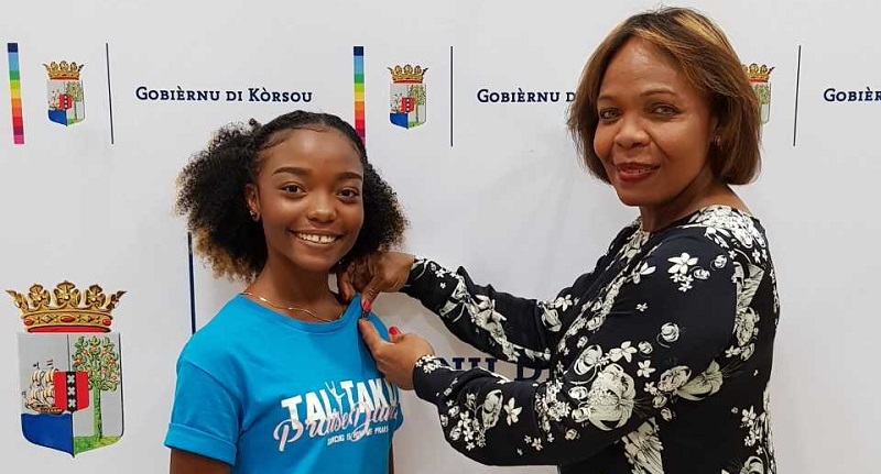 TalitaKum Praise Dancers ta risibí pen komo e Bon Yu di Kòrsou 001