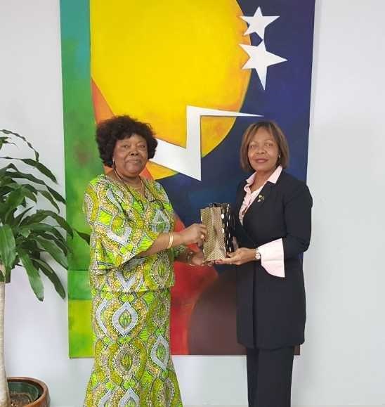 Interkambio kultural ku embahadora di Repúblika di Ghana