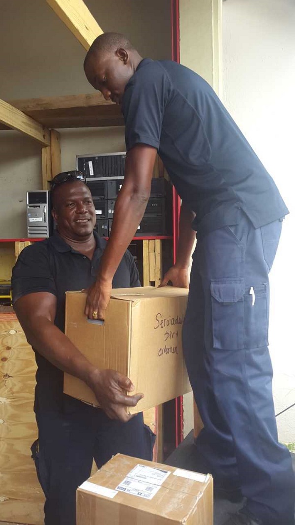 Brantwer Kòrsou a risibí donashon 001