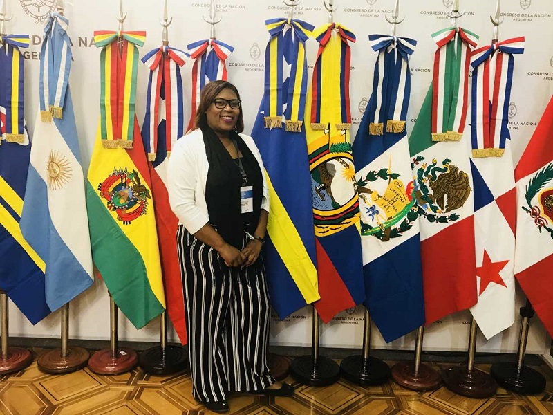 Un relato di sra. parlamentario Pauletta di e reunionnan di Parlatino 02