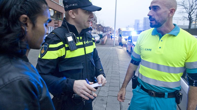 politieman en ambulancebroeder