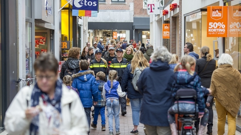 aanstellen twee collegas op straat